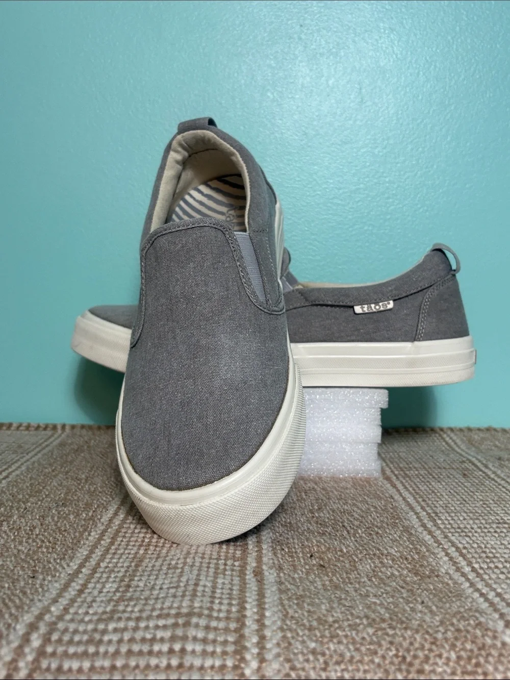 Taos Women’s Light Gray Wash Canvas Rubber “Soul” Slip-On Sneakers. Size-9